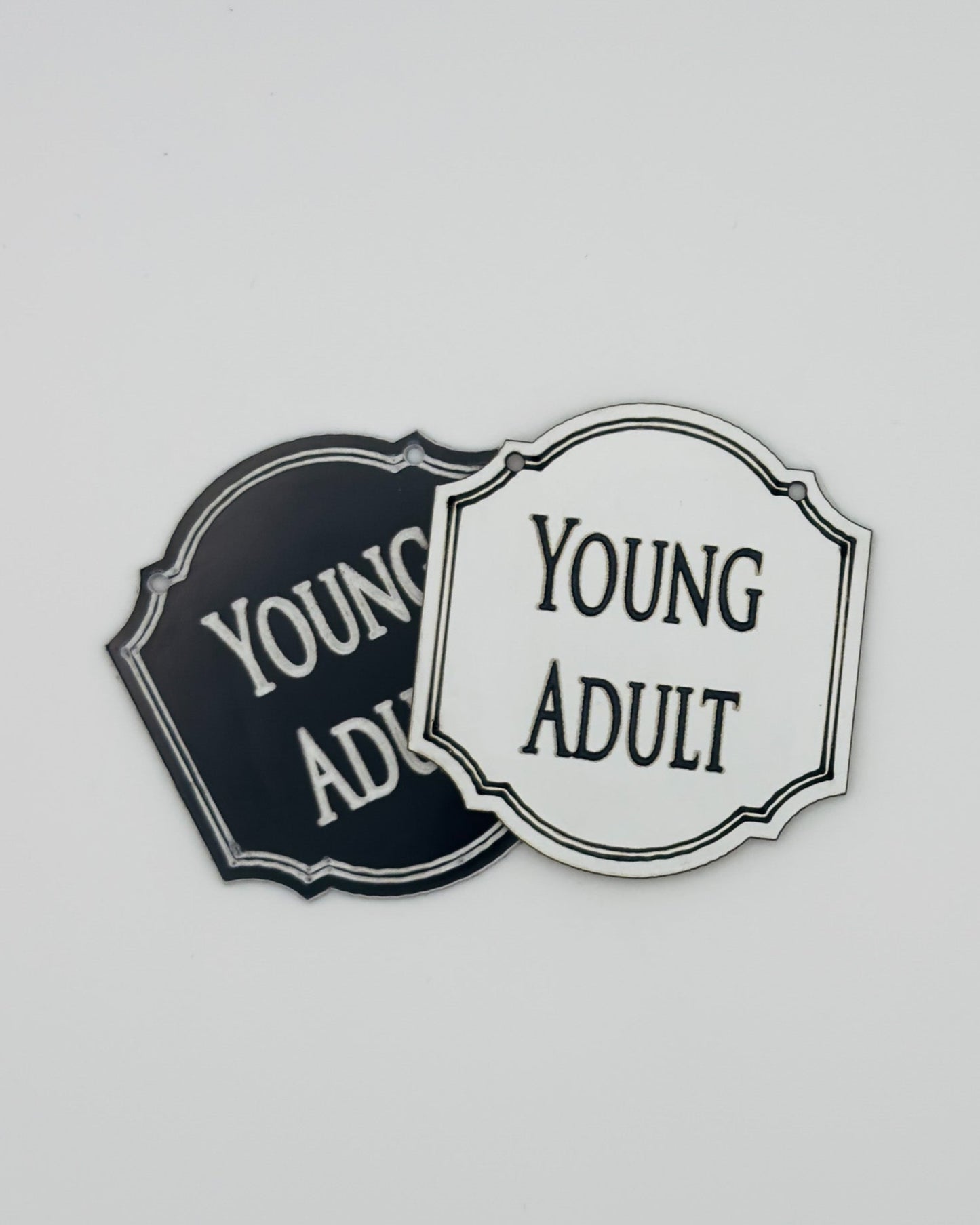 Hängeschild "Young Adult"