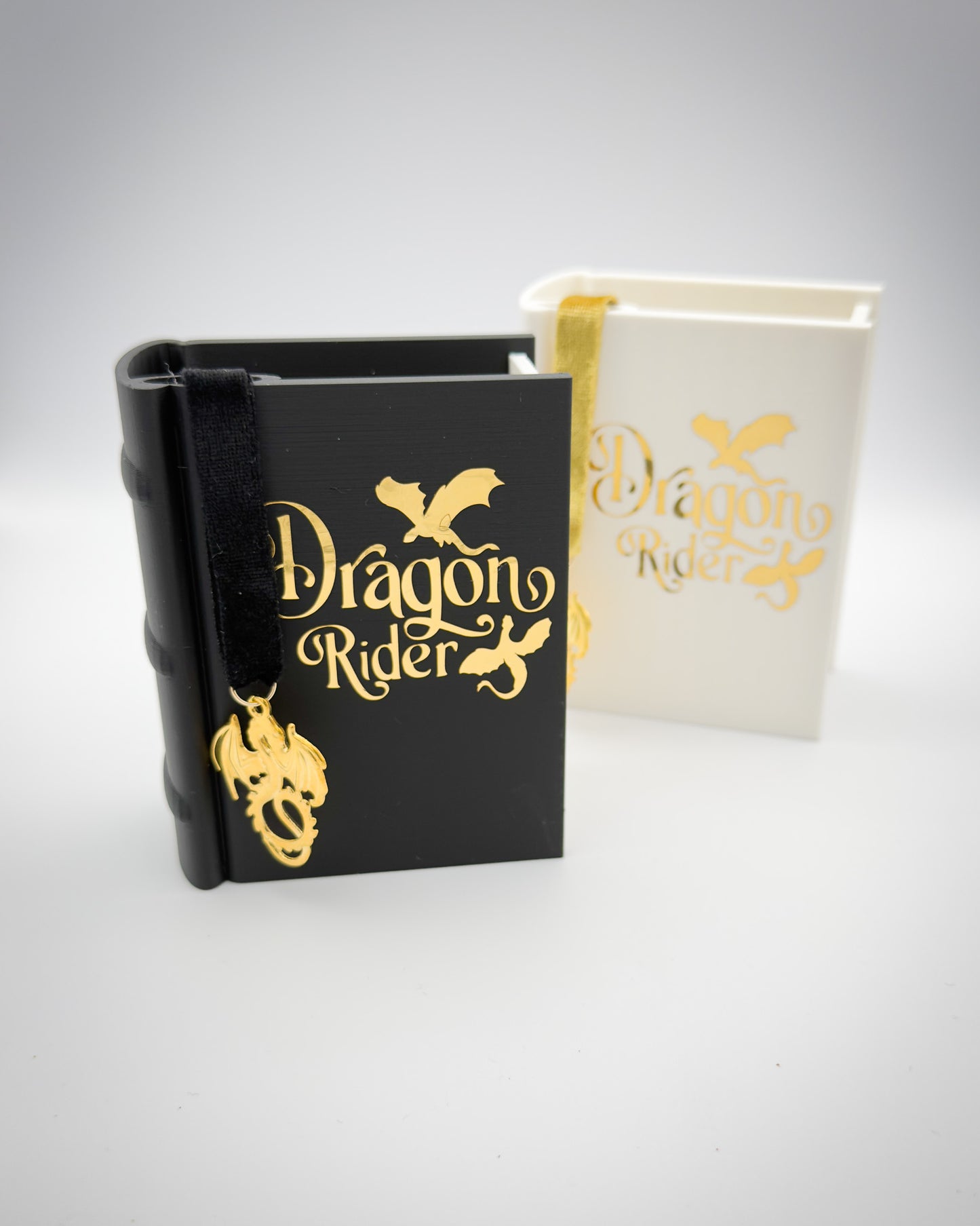 Lesezeichen- & Stiftehalter "Dragon Rider"