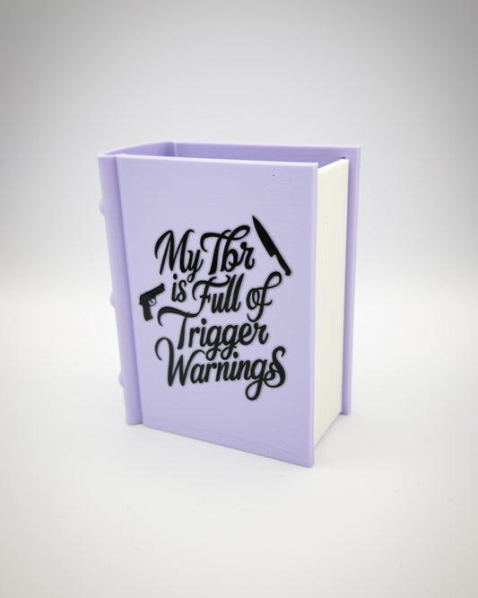 Lesezeichen- & Stiftehalter "My TBR is full of Trigger Warnings"